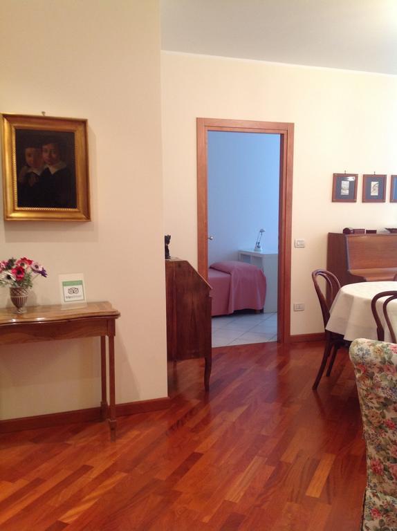 B&B Crispi Trieste Habitación foto